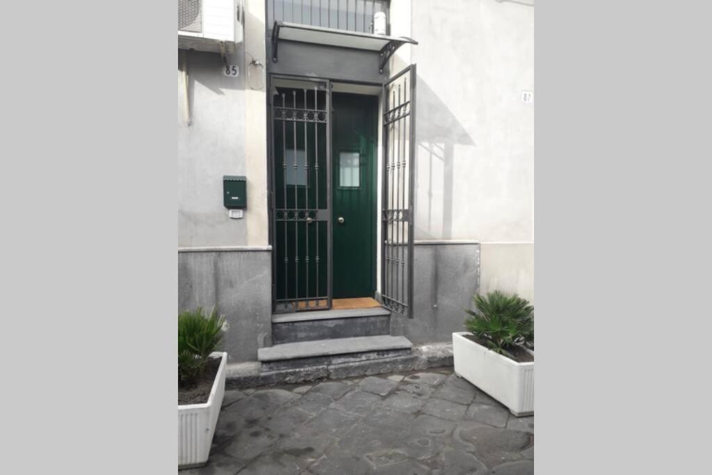 Sisto 85 - Holiday Apartment Catania Bagian luar foto